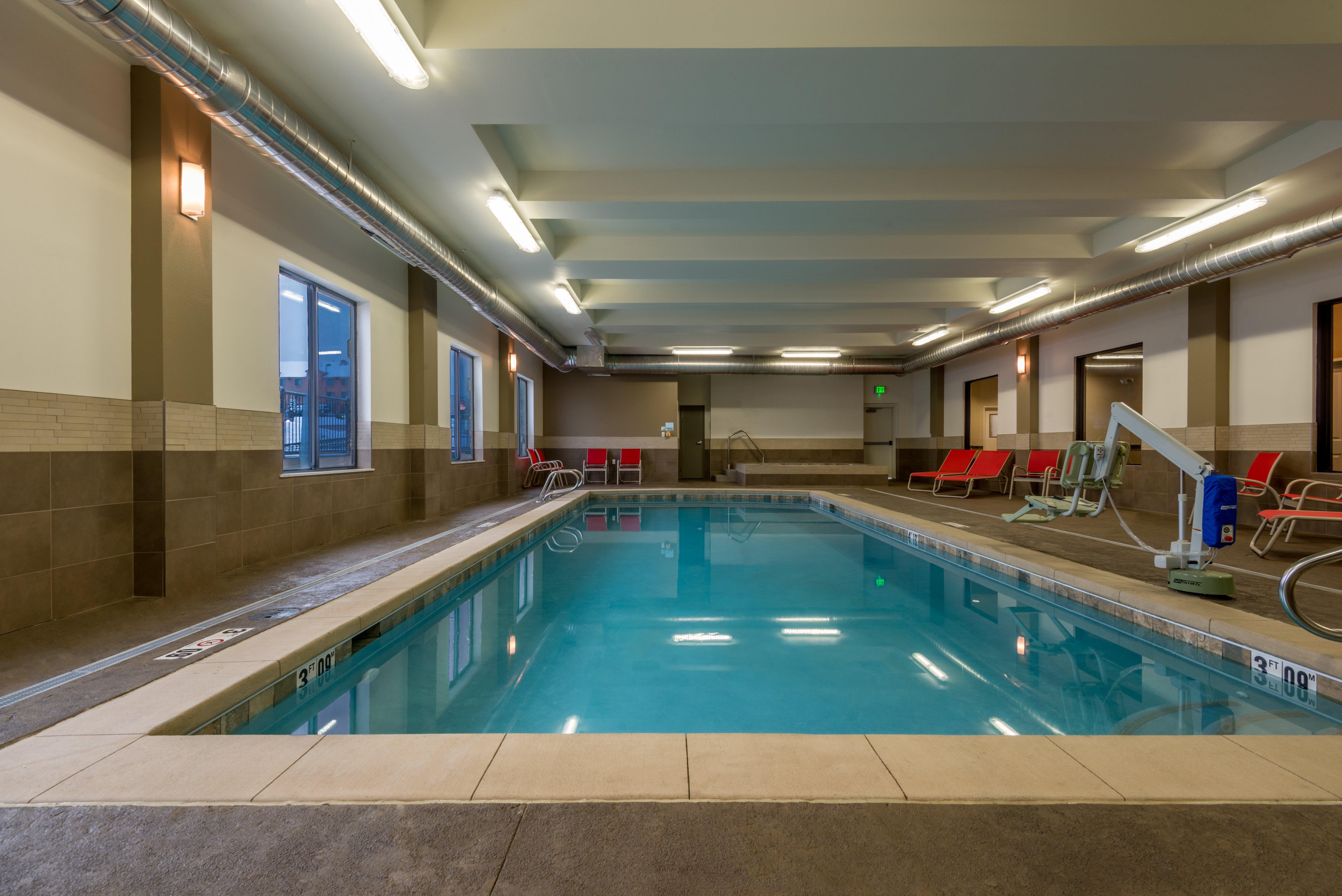Holiday Inn Express & Suites Denver South - Castle Rock By Ihg Exterior photo