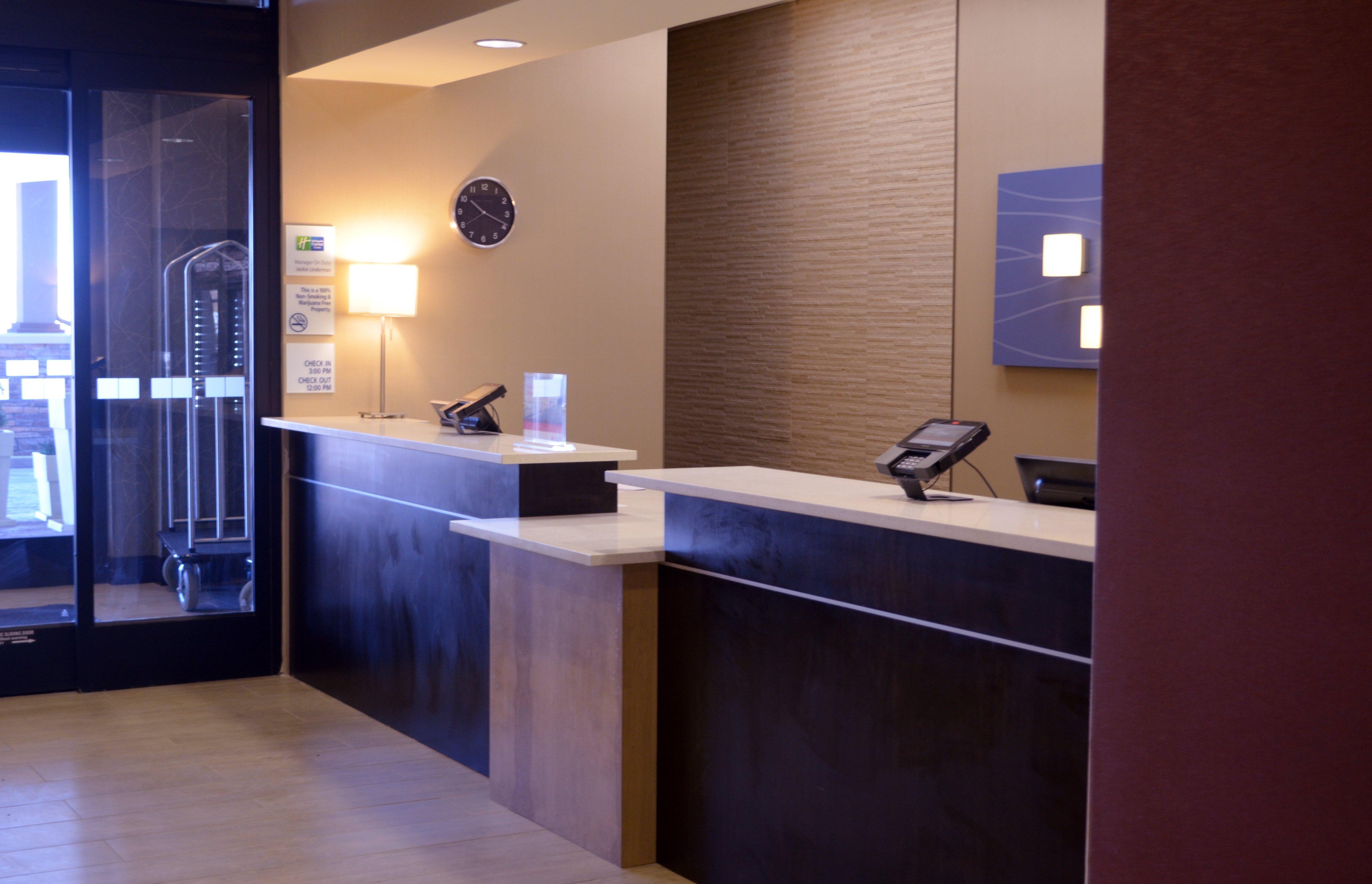 Holiday Inn Express & Suites Denver South - Castle Rock By Ihg Exterior photo